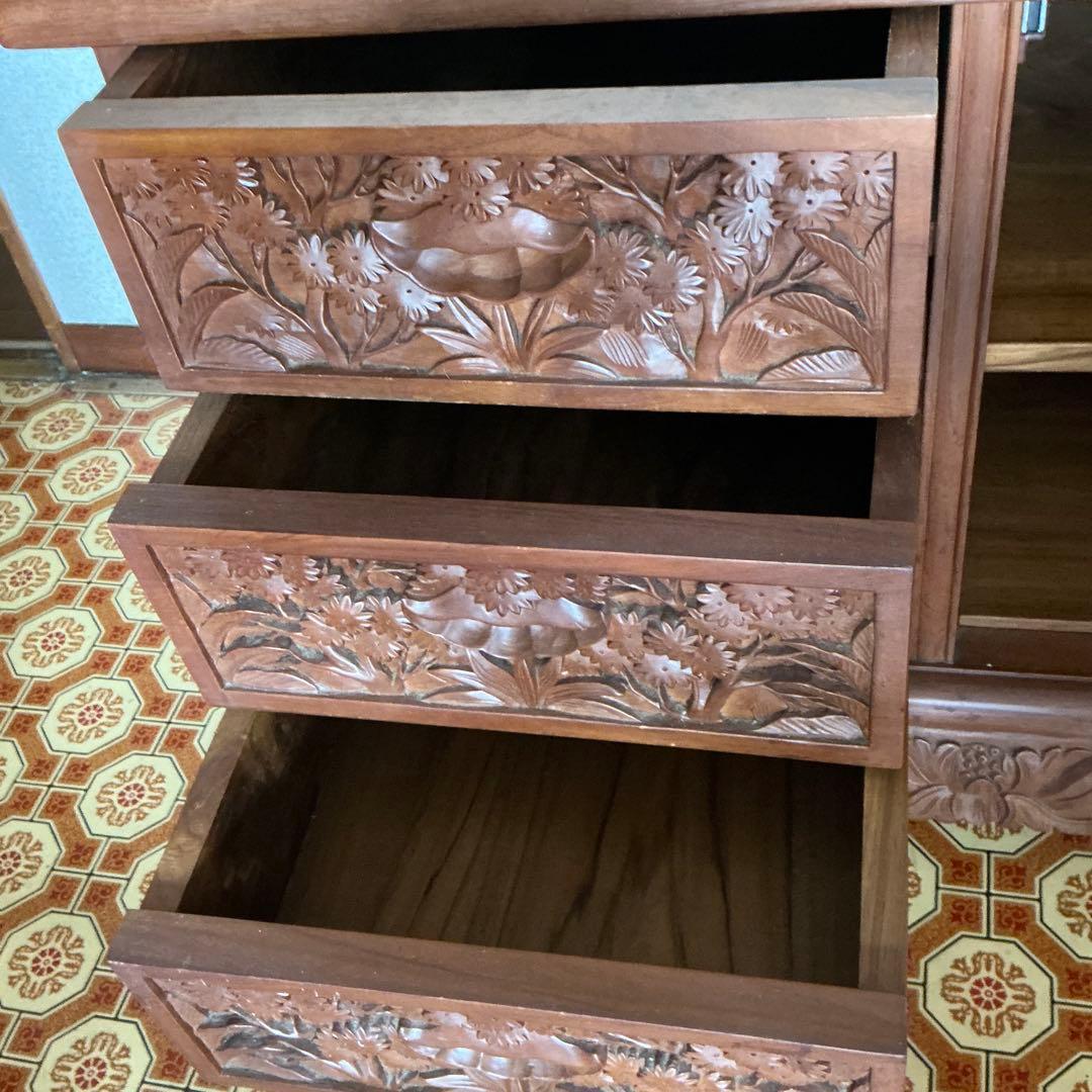 アジアンスタイル 木製家具 手彫り装飾　バリ島　伝統工芸　職人手彫り　チェスト