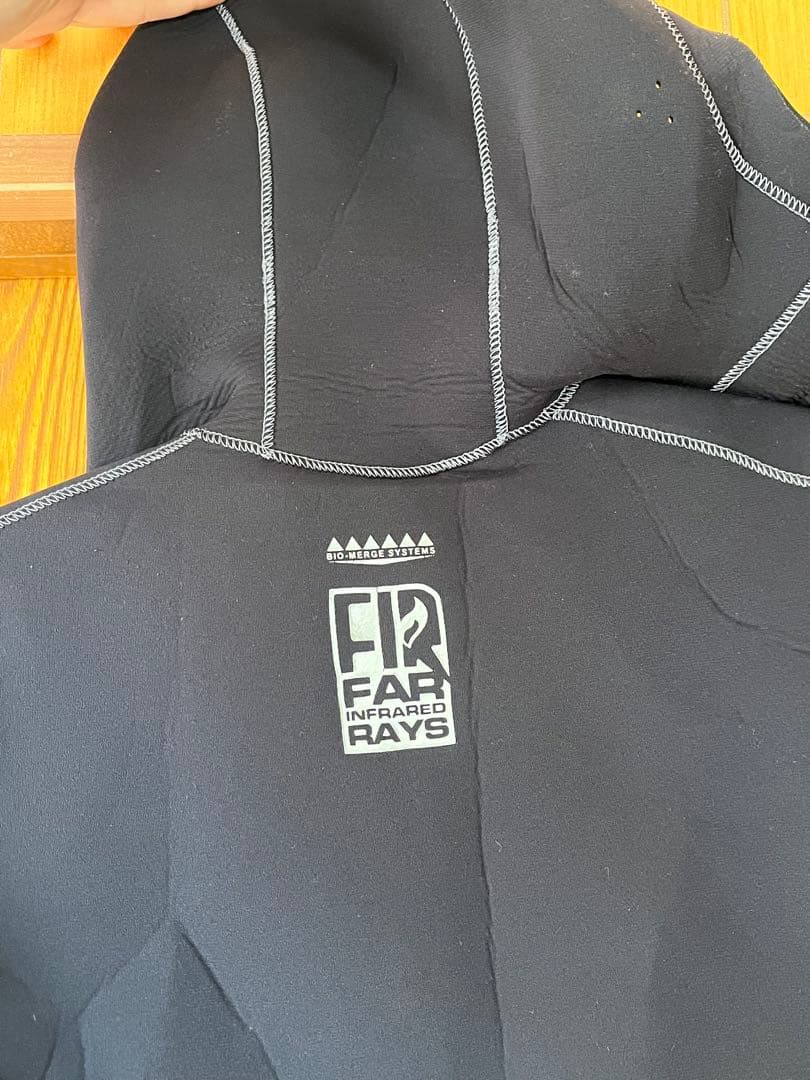 【美品】GULLガル 2mm×3mmFIRフードベスト メンズ