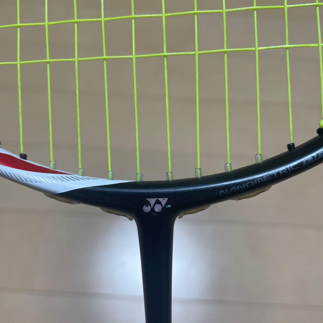 YONEXデュオラZストライク