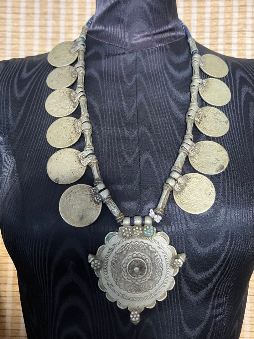 チベット　古銭　タンカ銀貨　ネックレス　アンティーク　稀少品　トライバルアート
