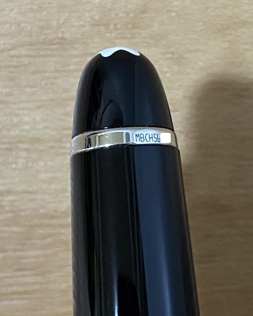 美品 モンブラン ミッドサイズ プラチナｘブラック ボールペン 名入れあり