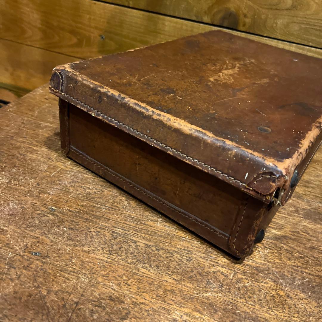 アンティークレザートランク