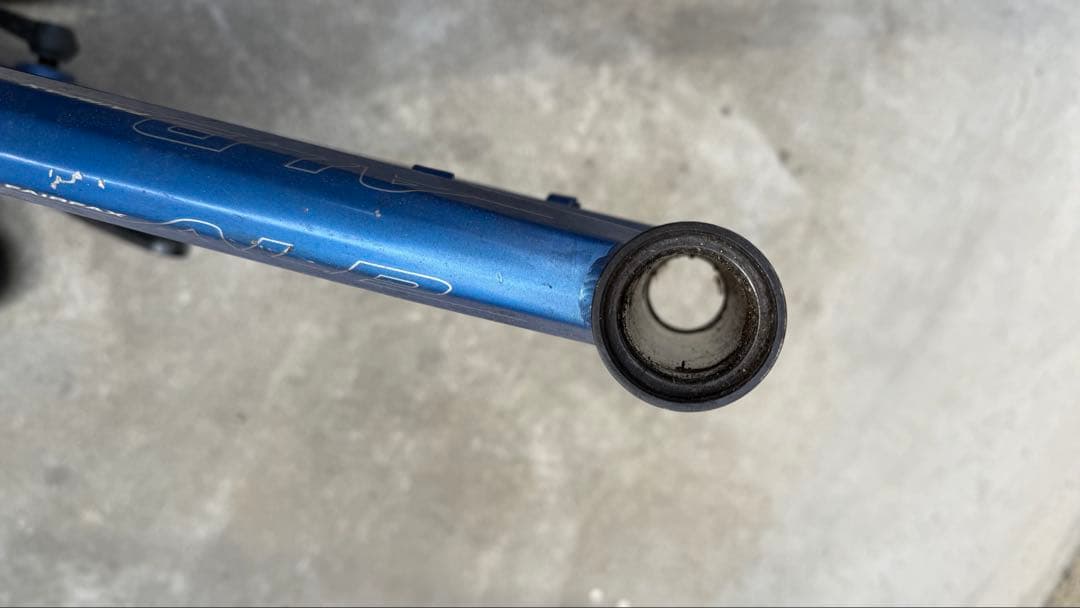 青いロードバイクフレーム 19インチ クランク付き