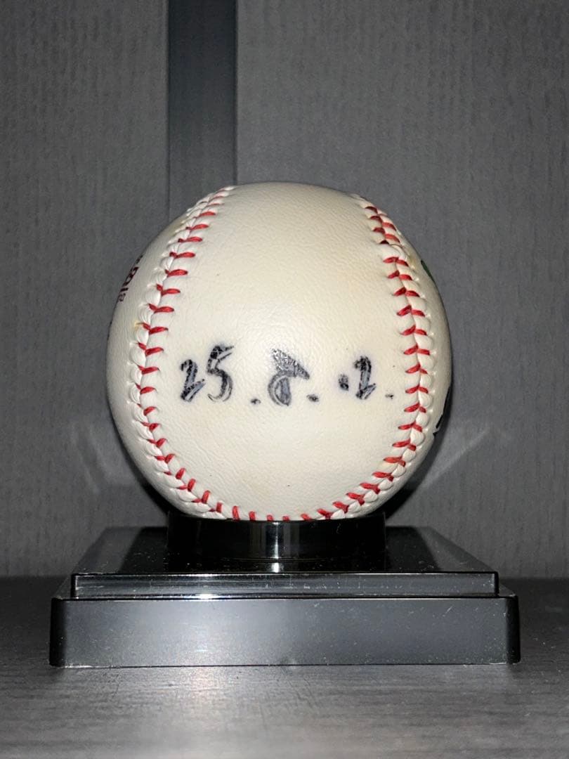 角中選手投げ込みサインボール