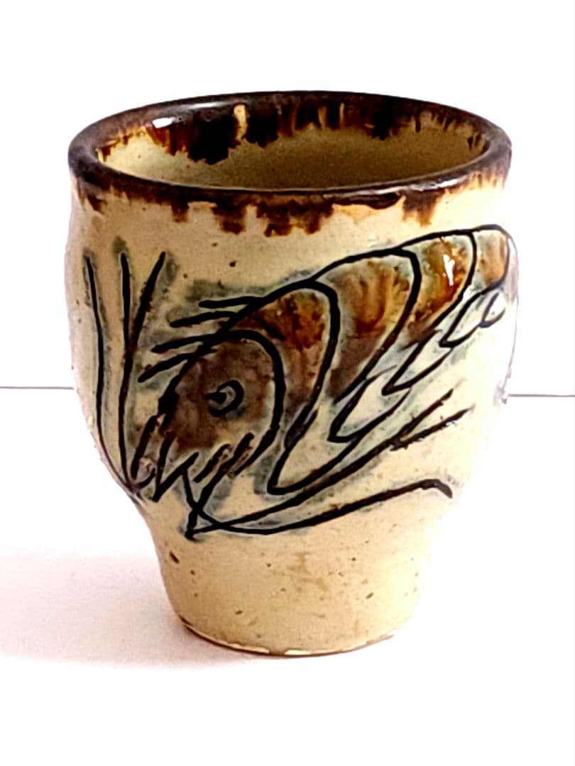 人間国宝 金城次郎 壺屋焼 魚文 湯呑　共箱/陶歴