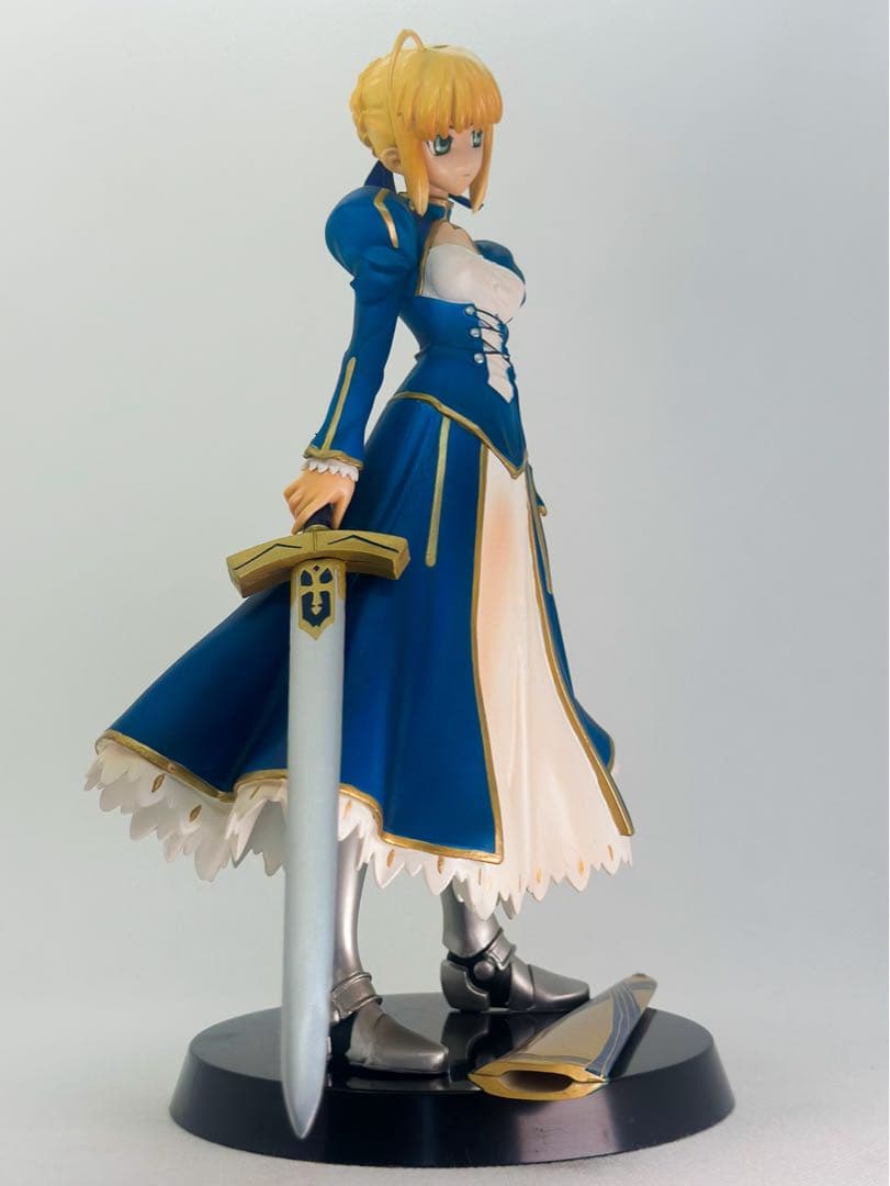 Fate stay night セイバー (1/6スケールフィギュア）