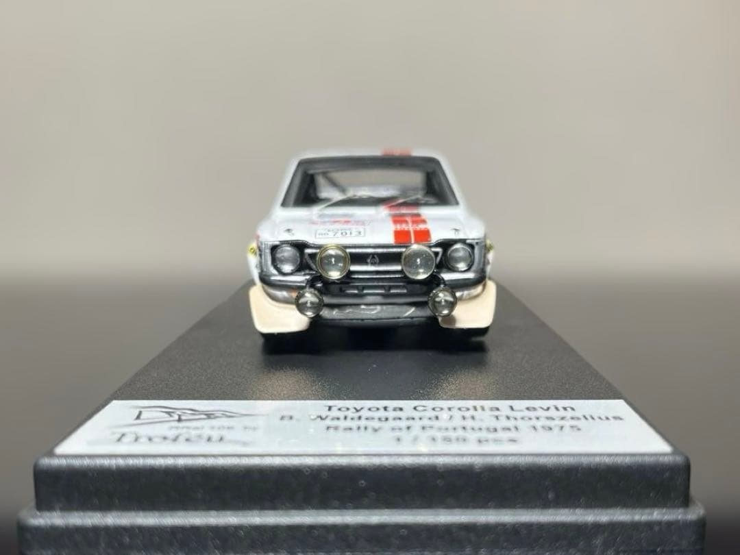 ミニカー1/43 トロフュー トヨタ カローラ レビン （TE27）150台限定