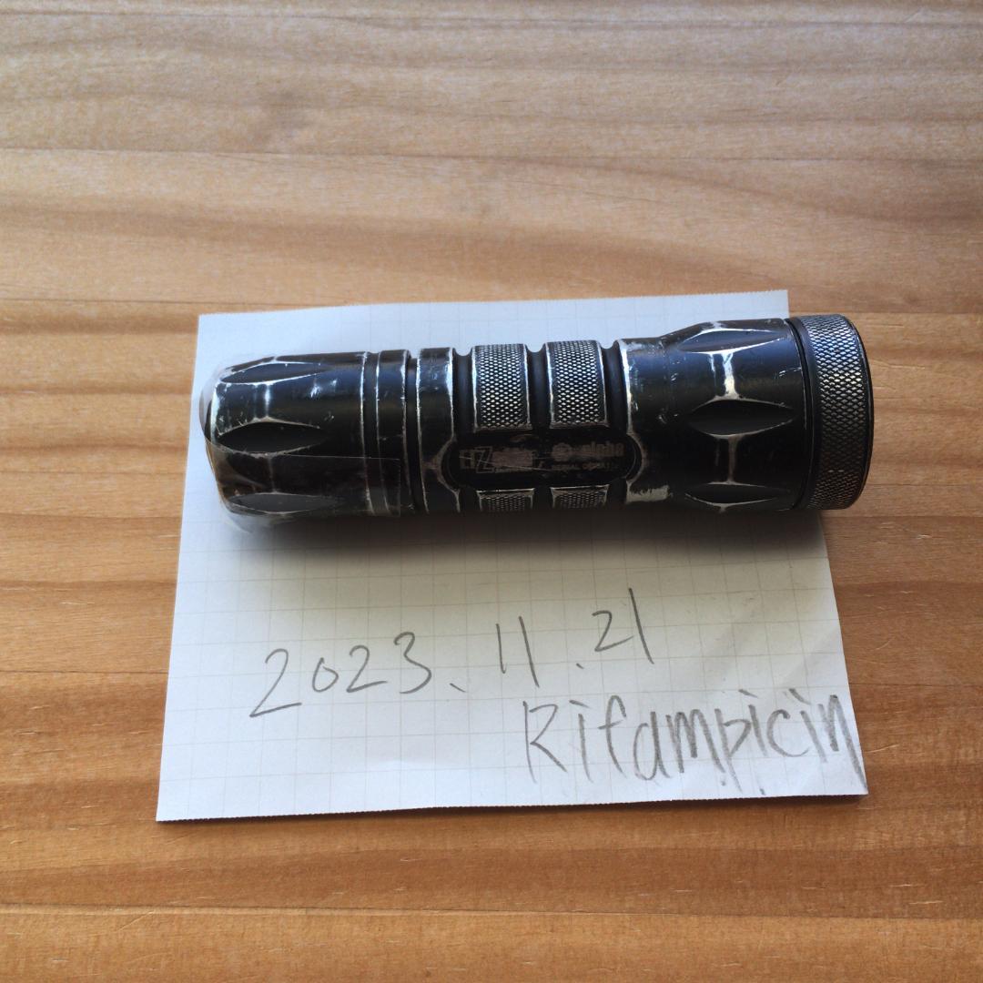 日亜519A 5000k ELZETTA Alpha CR123A 電池1本