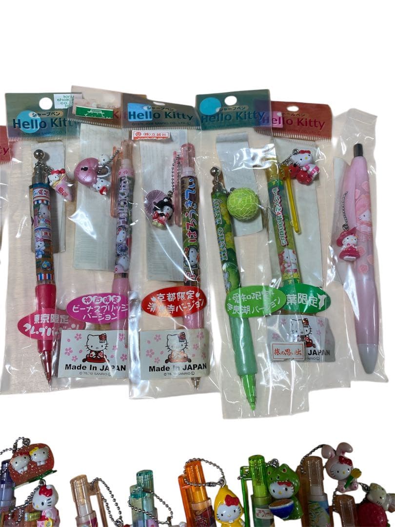 【新品と傷汚れあり】ご当地キティグッズ　合計33点