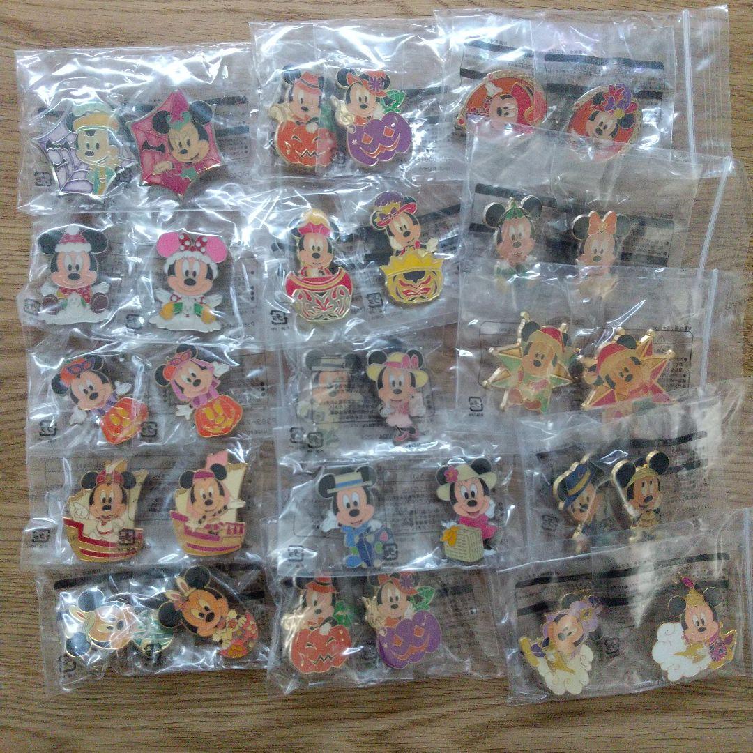 ディズニー ピンバッジ ２３０個