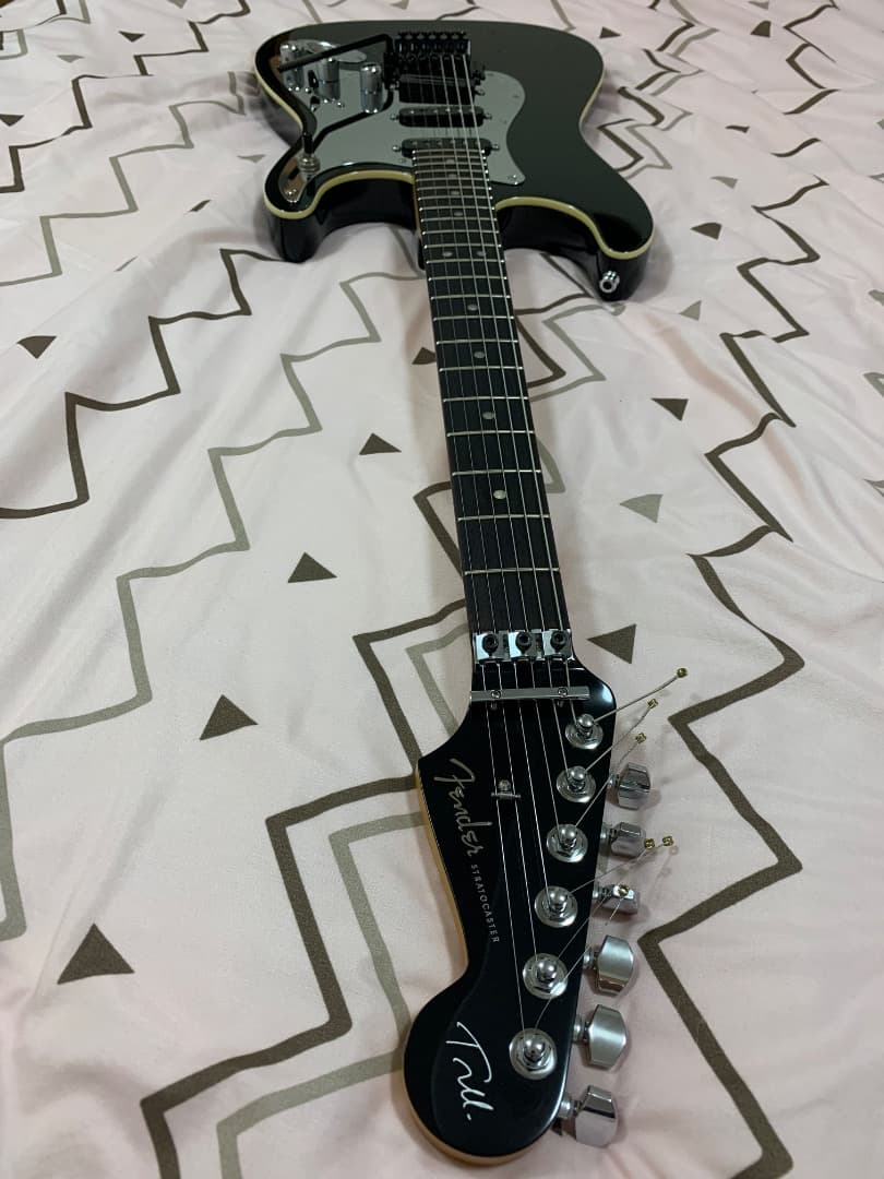 ギター FENDER Tom Morello Stratocaster