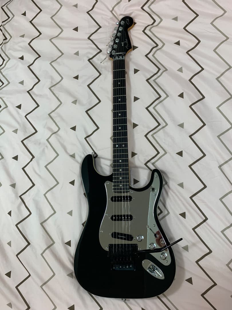 ギター FENDER Tom Morello Stratocaster