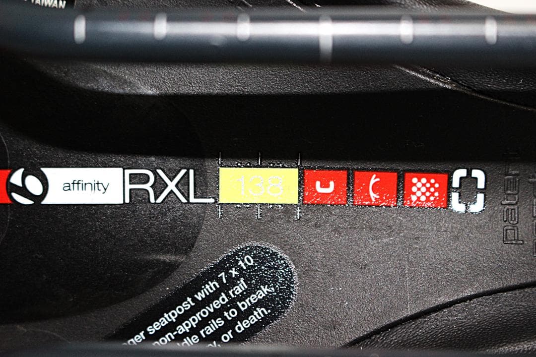 BONTRAGER affinity RXL サドル カーボン BLK