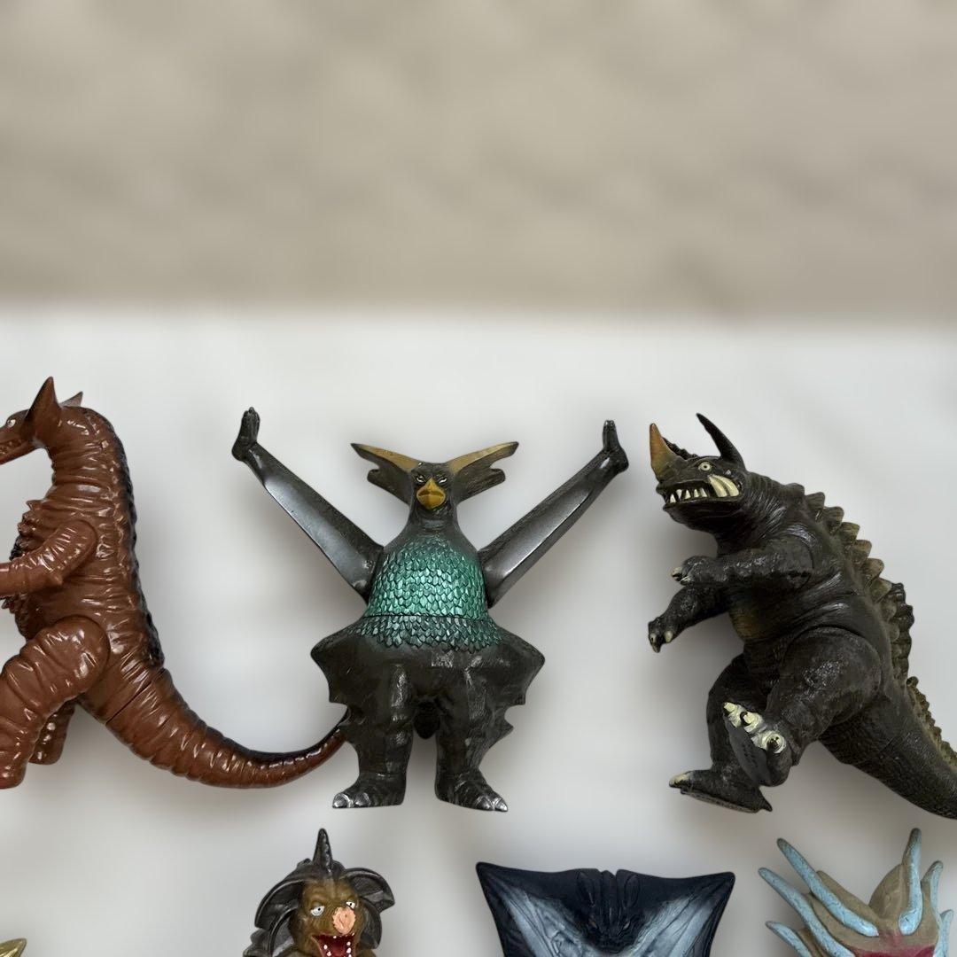 ウルトラマン 怪獣フィギュア ソフビ 19体まとめ売り おまけ3体
