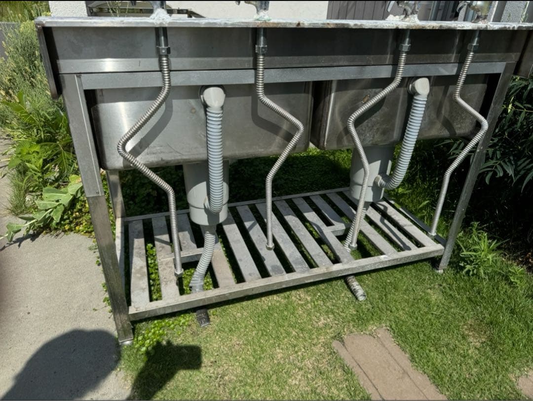 ステンレススチール製  2シンク シンク台 ストレージラック付き　蛇口4個付き