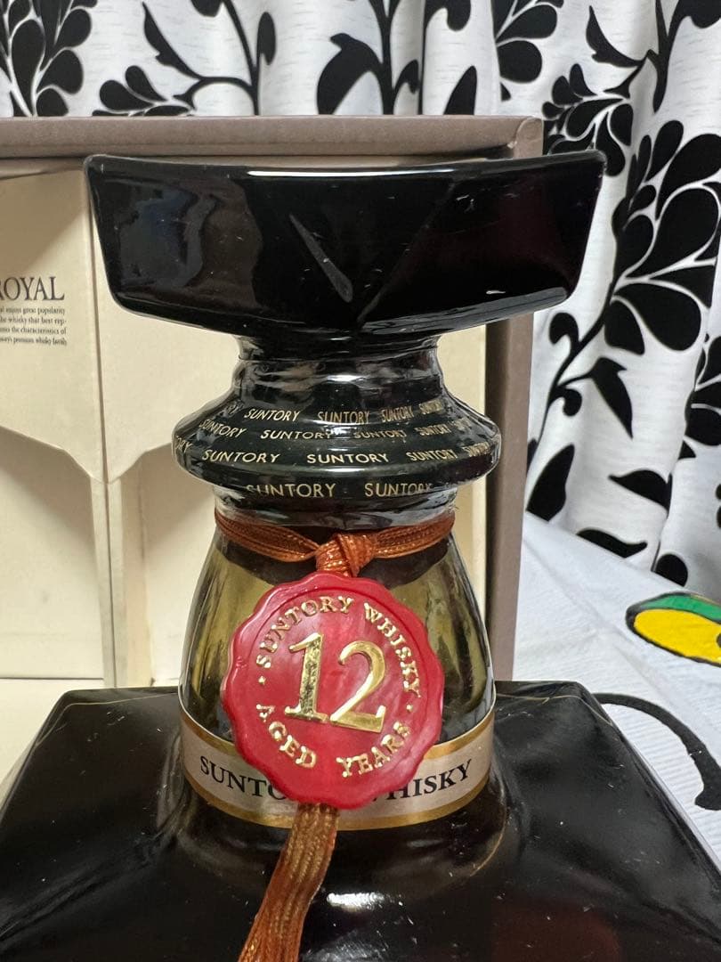 サントリー ローヤル 12年 ホワイトラベル 700ml2本セツト箱付き