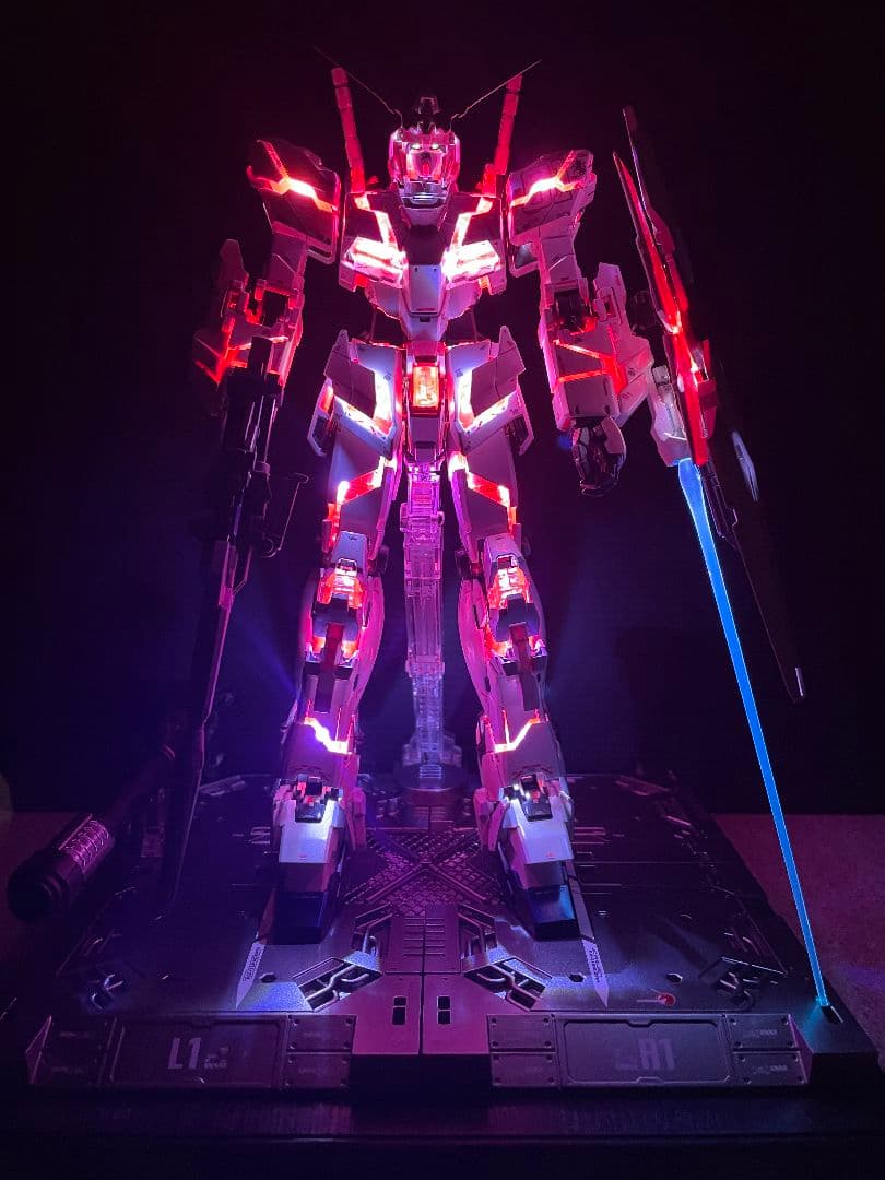 ユニコーンガンダム MG完成品 LEDライトアップ