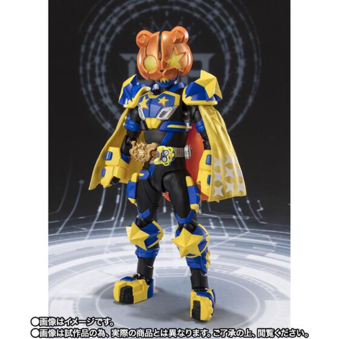 ピンクの猫　Figuartsパンクジャック フィーバーモンスターフォーム