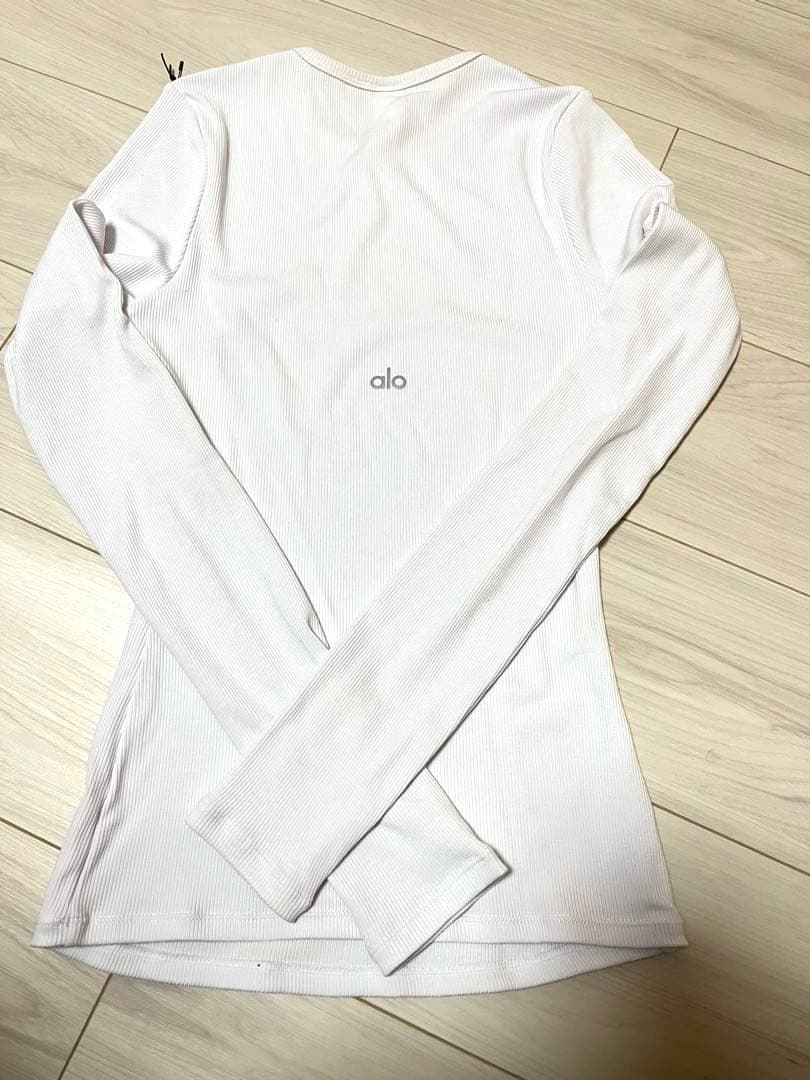 【タグ付　新品未使用】alo アロ　リブモーダル長袖　ロングスリーブ　ホワイト
