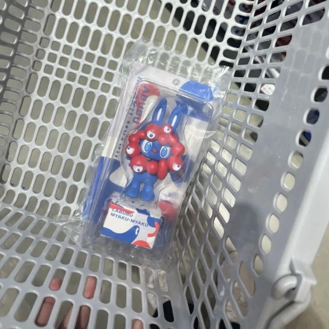 外箱美品◇LABUBU MYAKU-MYAKU ストラップ付フィギュア◇新品