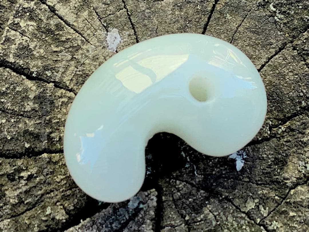 ✳ 天から授かった幸福の勾玉　糸魚川翡翠ジェダイト　氷アイスジェイド　鑑別書付を