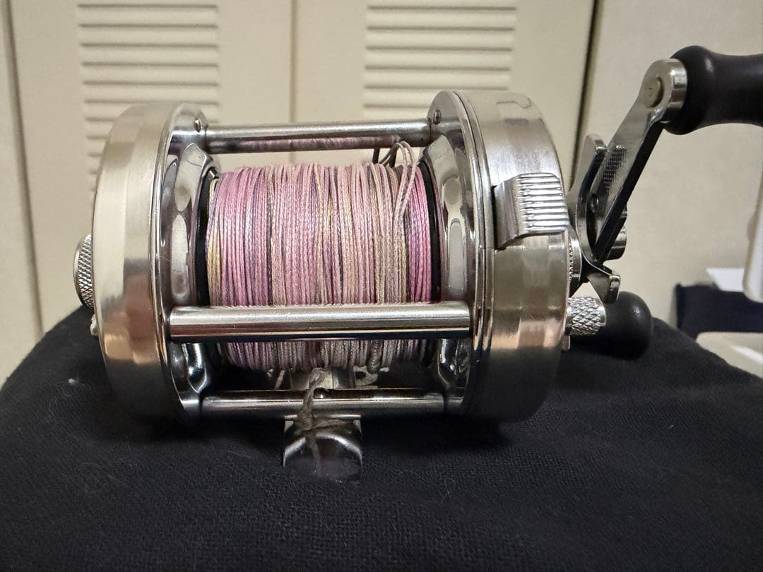 アブ 6500CSロケット ファクトリーチューンSILVA 雷魚 バス 怪魚