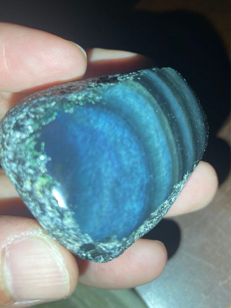 研磨品　十勝石玲瓏　ブルー、グリーンベースレインボーオブシディアン