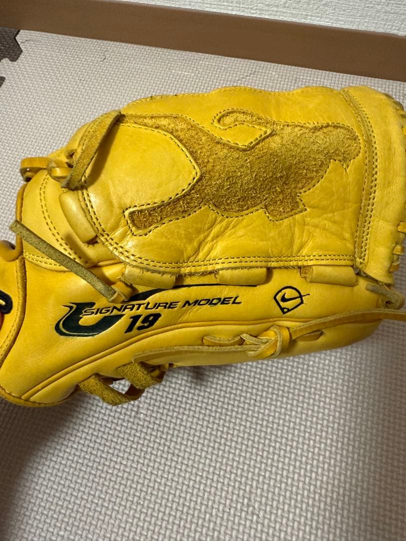 【軟式・右投げ】NIKE 上原浩治モデル 投手用グローブ＆ボール3個セット