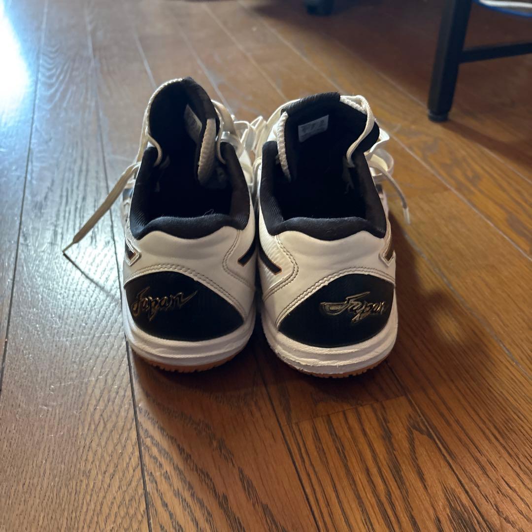 asics バレーボールシューズ ホワイト