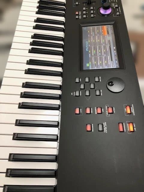 YAMAHA シンセサイザーMODX６＋　６１鍵盤