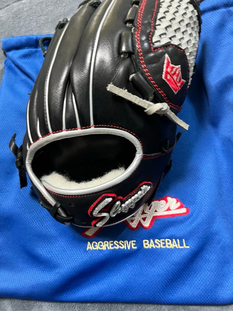 ピッチャーグローブ