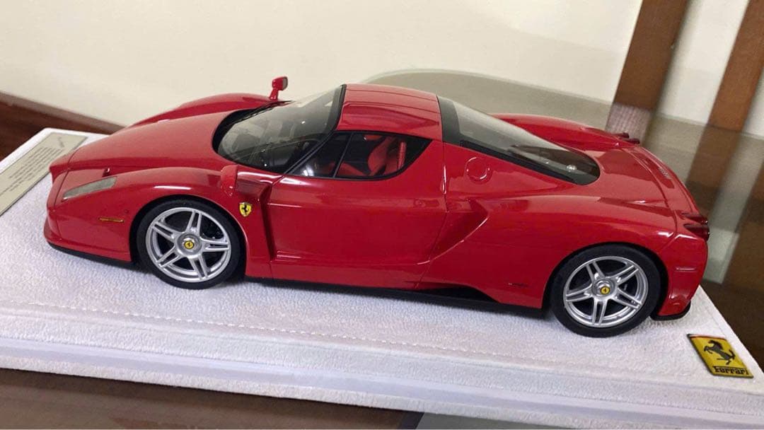 Ferrari Enzo 1:18 ミニカー