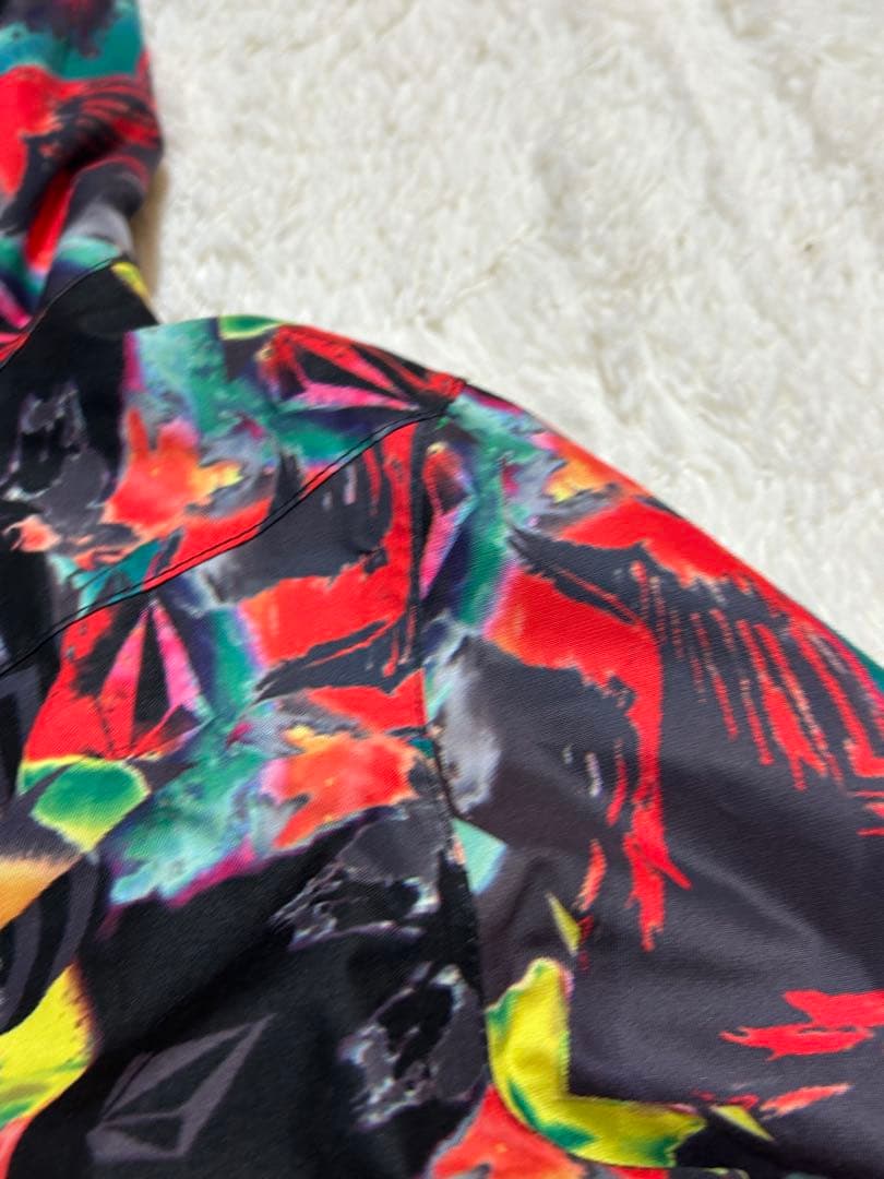 極美品VOLCOMスノーボードウェアジャケットFREE INSULATED