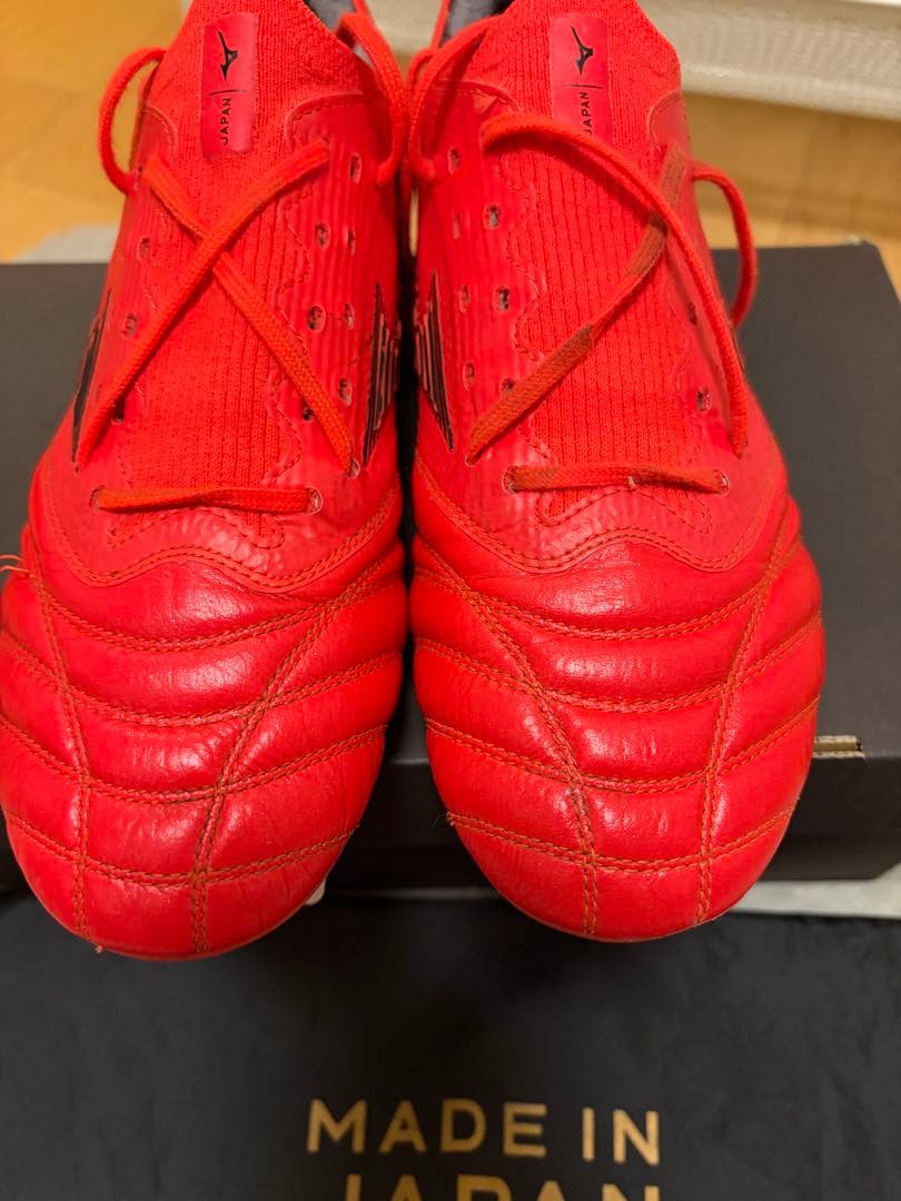ジ*ン様 サッカースパイク　ミズノ　モレリアネオ3β レッド　レア