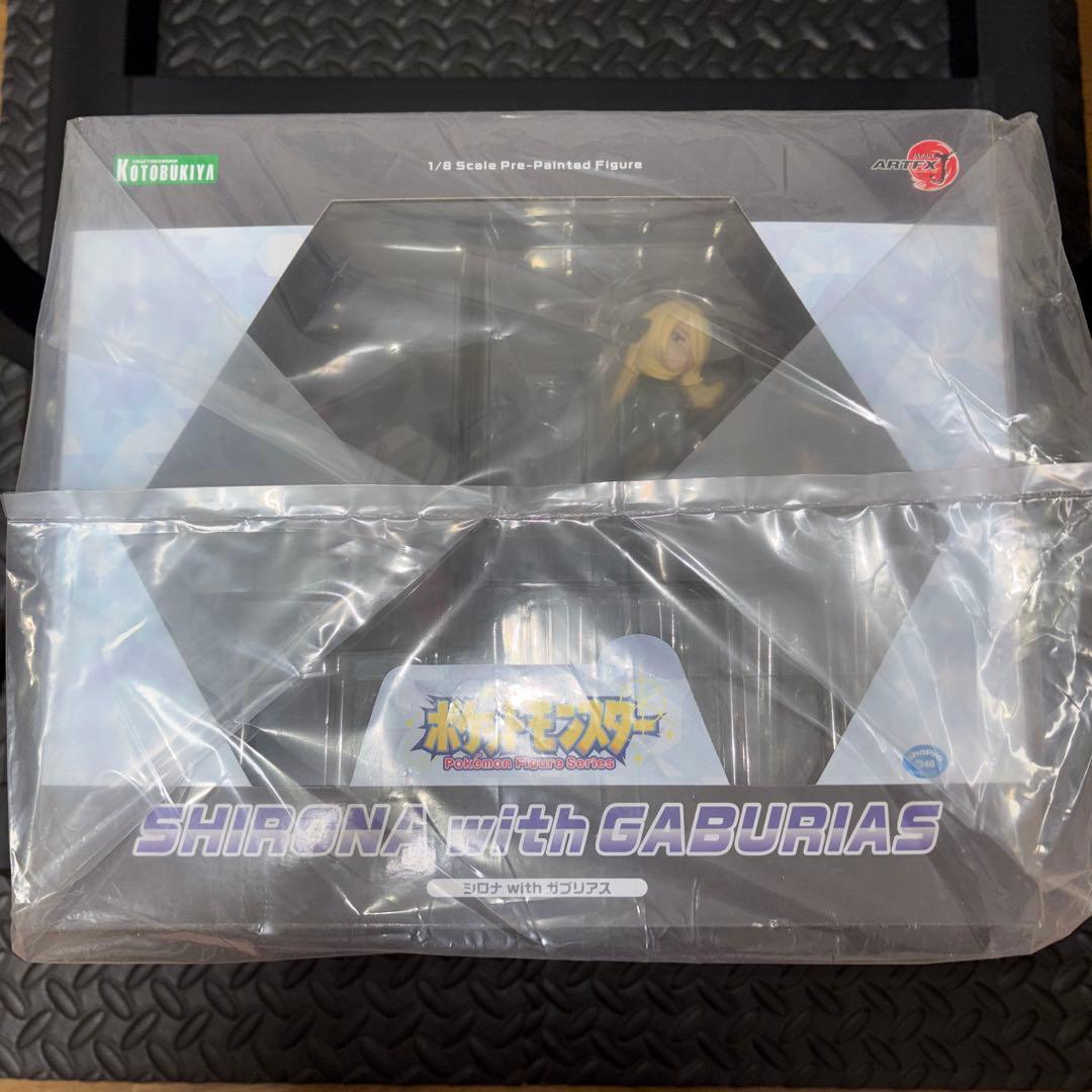 シロナ with ガブリアス 1/8スケールフィギュア　未開封