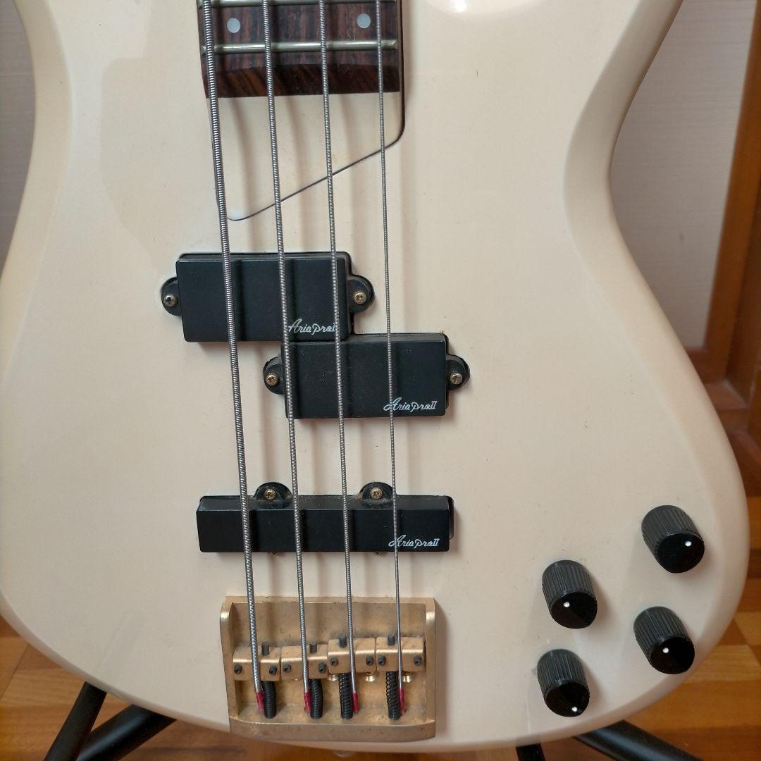 Eden エレキベース 4弦 ホワイト