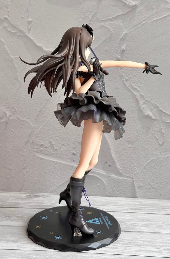 渋谷凛　トライアドプリズムver アルファオメガ　フィギュア