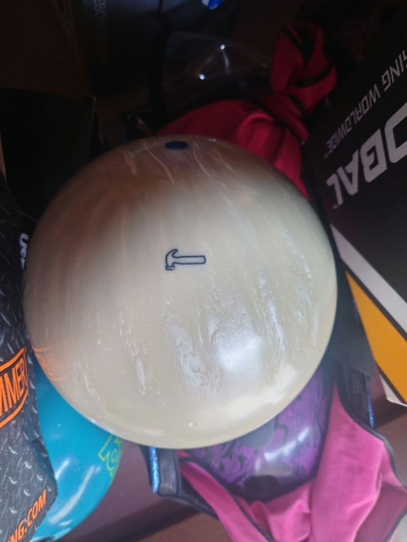 ボウリング　ボール　新品 ブラックウィドーゴーストパール