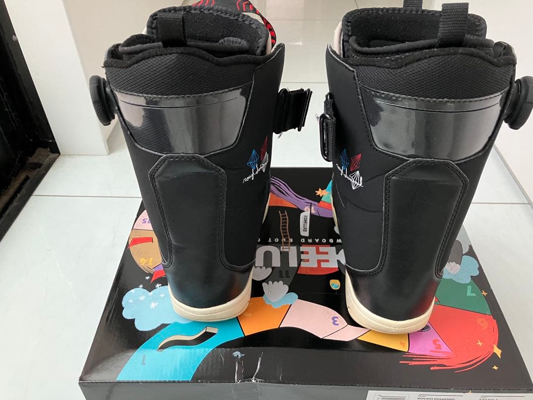 DEELUXE ジュニア用　21.5センチ　 黒/白