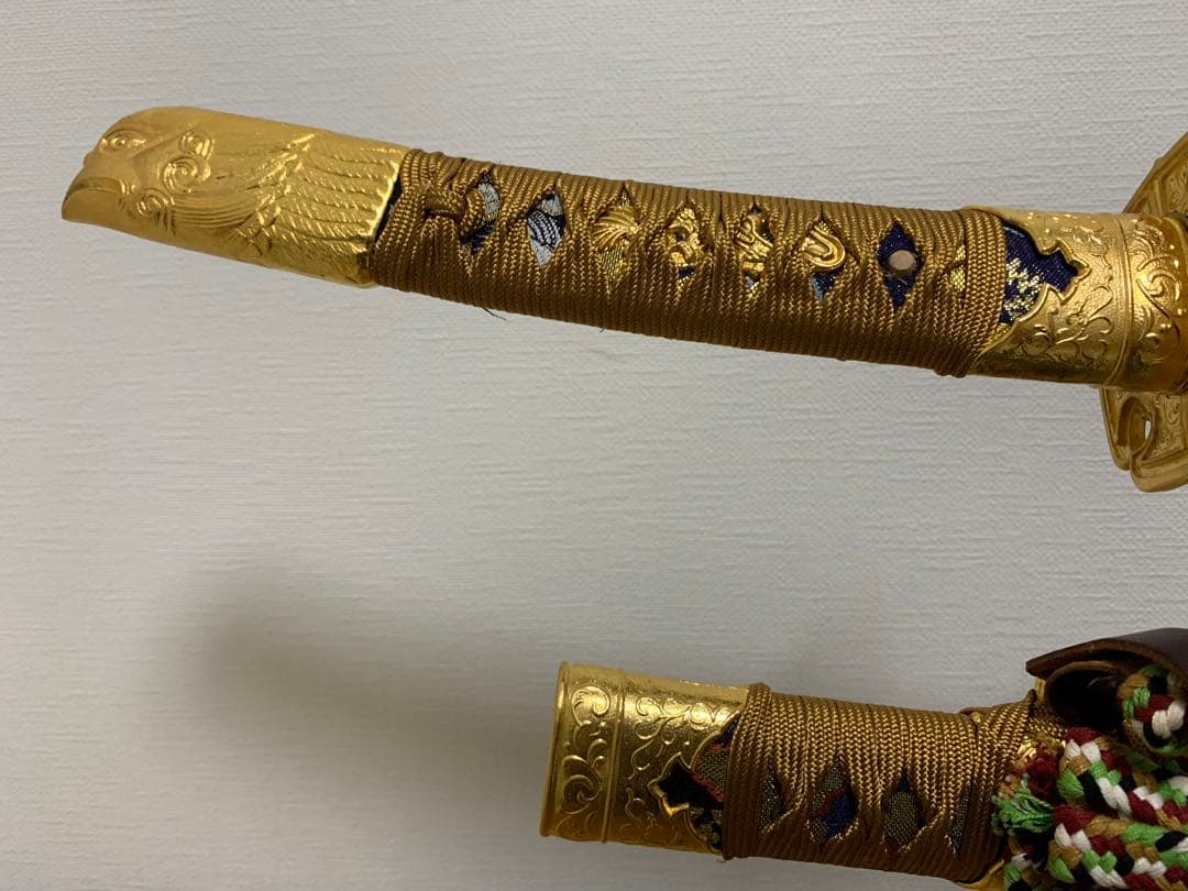 【特選模造刀/金彩拵】日本刀 太刀 超超薄刃 美しい刃文 儀礼 儀式 威光 樋入