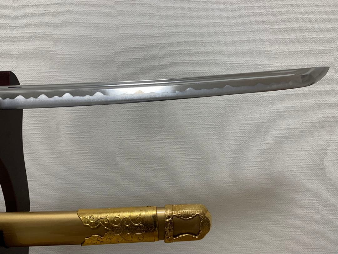 【特選模造刀/金彩拵】日本刀 太刀 超超薄刃 美しい刃文 儀礼 儀式 威光 樋入