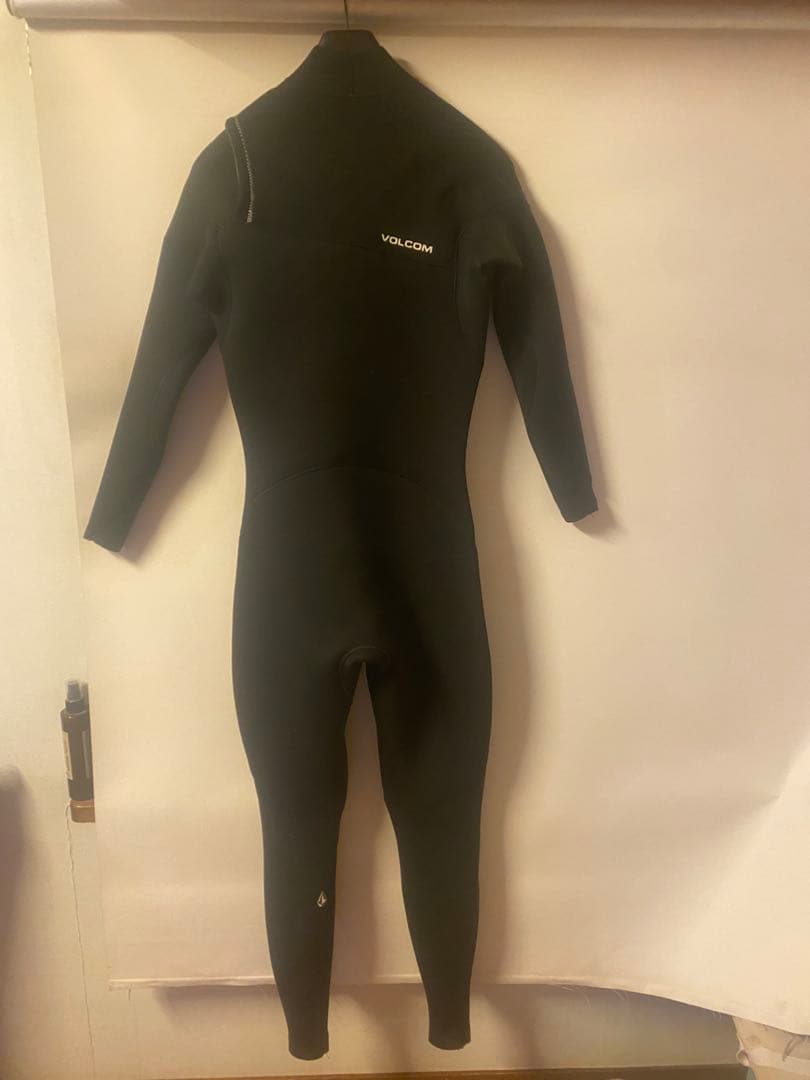Volcom フルスーツ MS 4/3mm ボルコム　ウエットハンガー付き　MS
