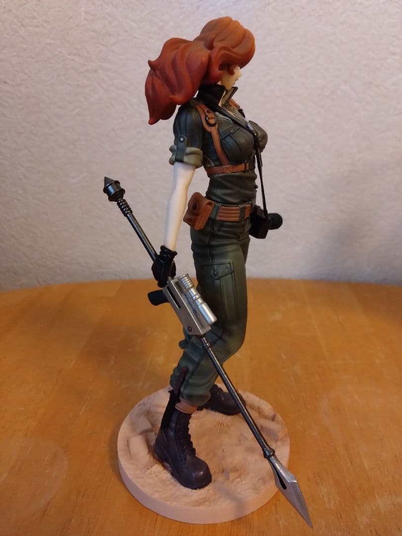 峰不二子フィギュア　　自衛官ver