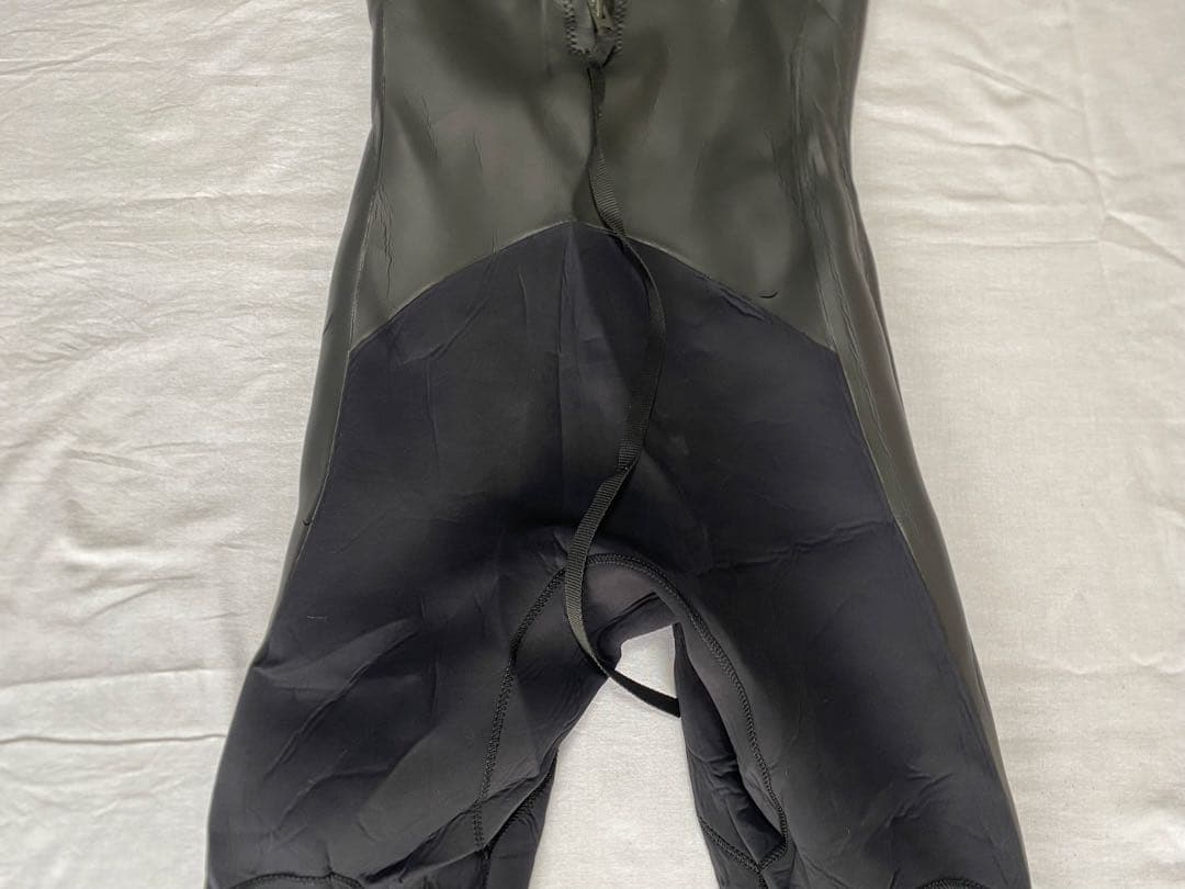 ウェットスーツ　PLAINS