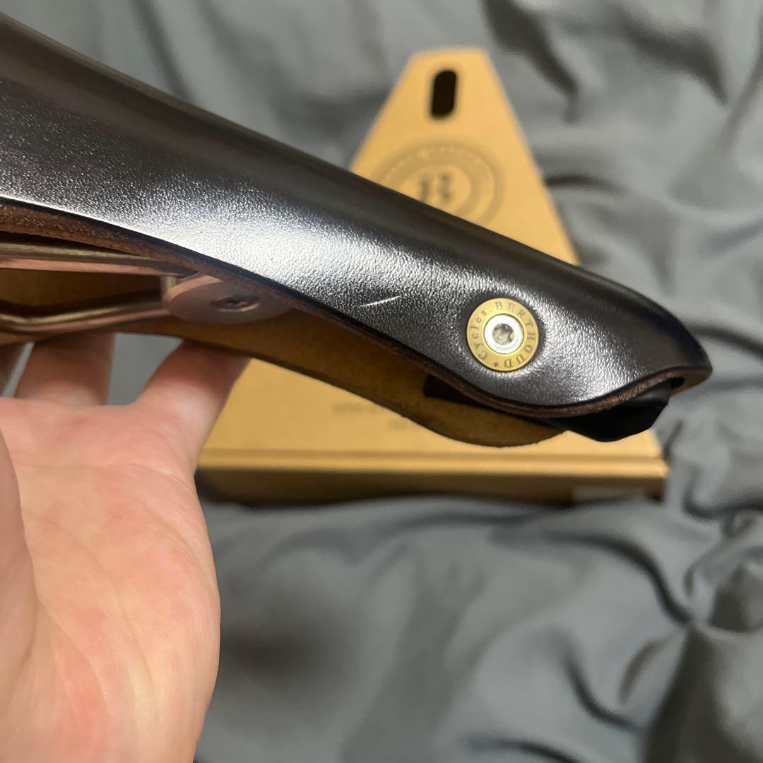 gilles berthoud aravis レザーサドル