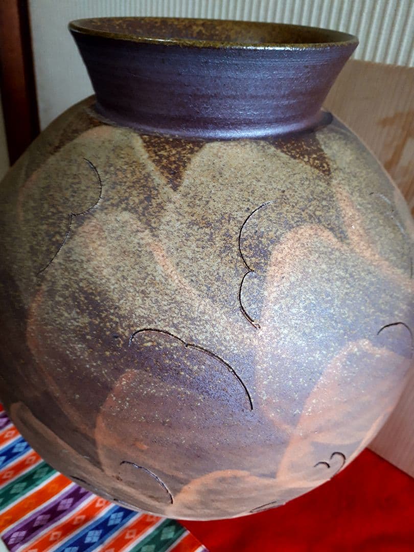 阿波大谷焼、矢野款一作の壺