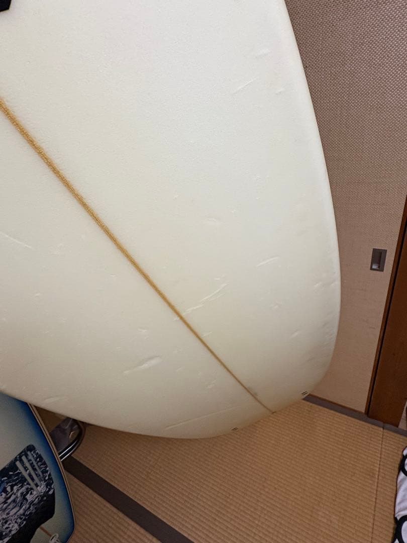 ホワイト ファンボード ラウンドスカッシュテール6.6簡易修理済み