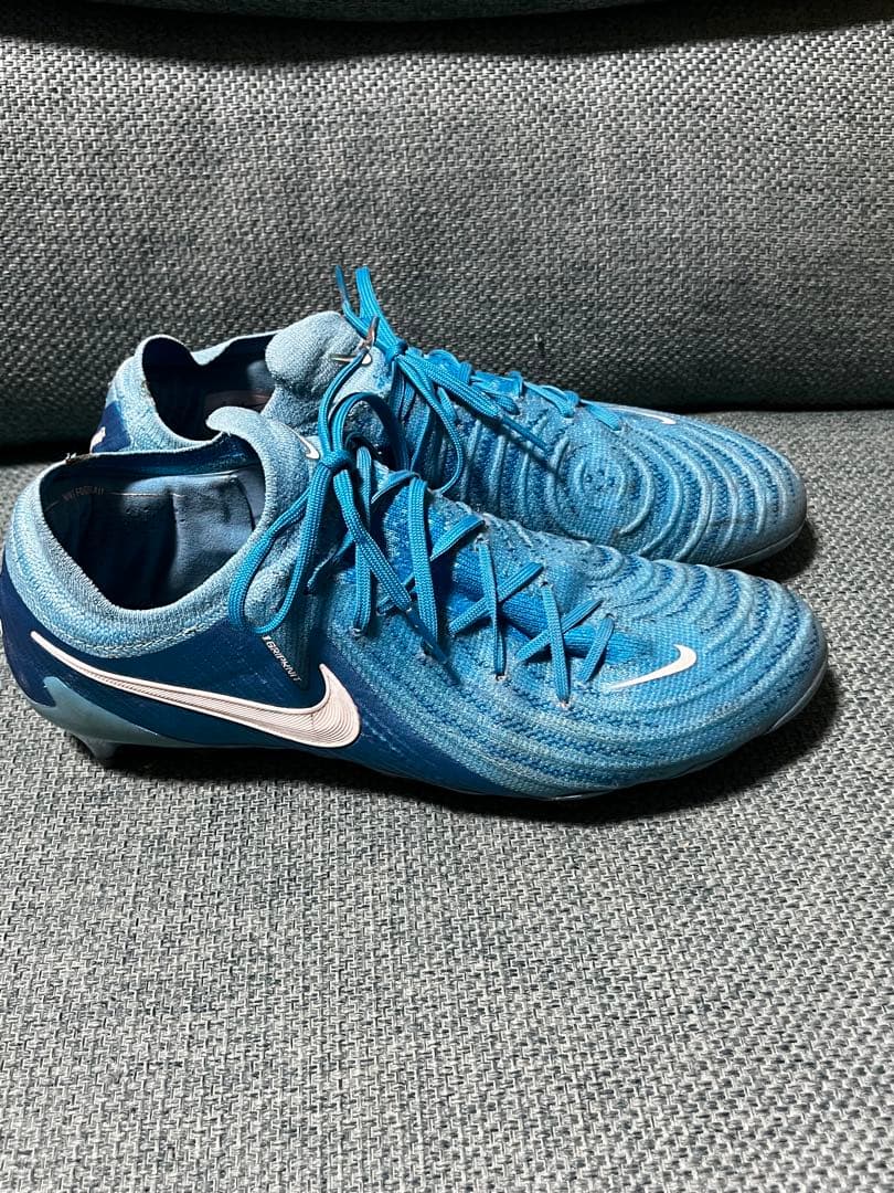 サッカースパイクNIKEファントムGX2