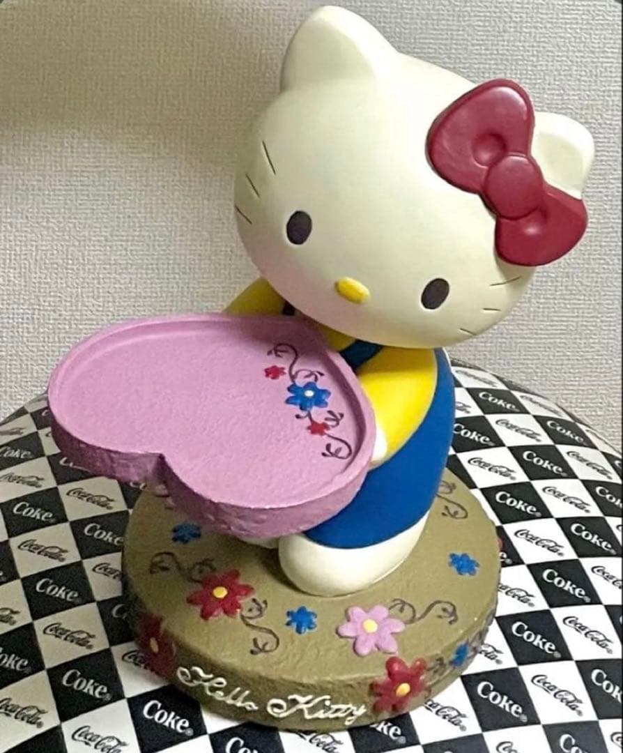 【激レア】 ハートトレイ付きスタンド・キティ＆ダニエルウエディングペアマグカップ