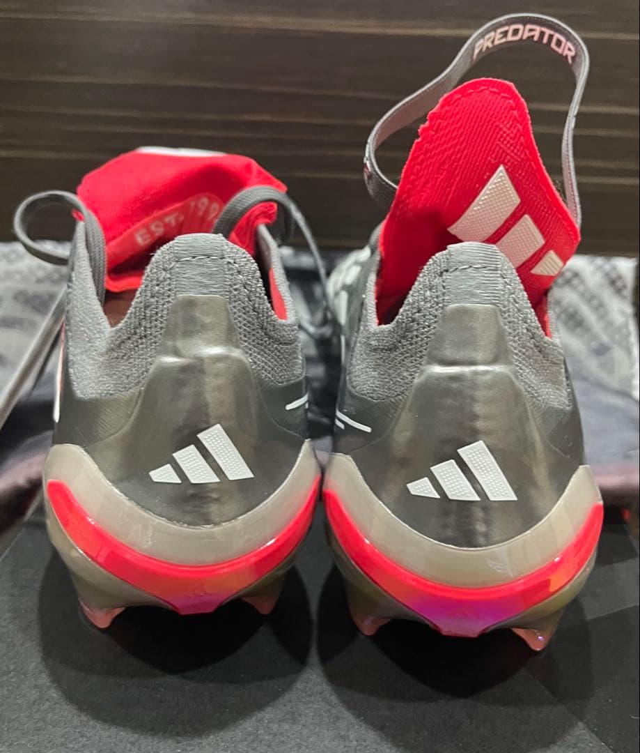 アディダス　新品　プレデター　ELITE フォールディングタン FG 26